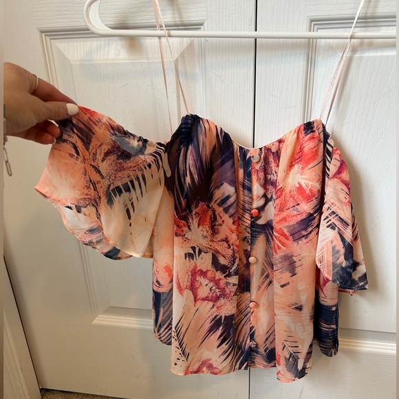 GUESS floral Off Shoulder Top ~ size XS - Picture 3 of 8